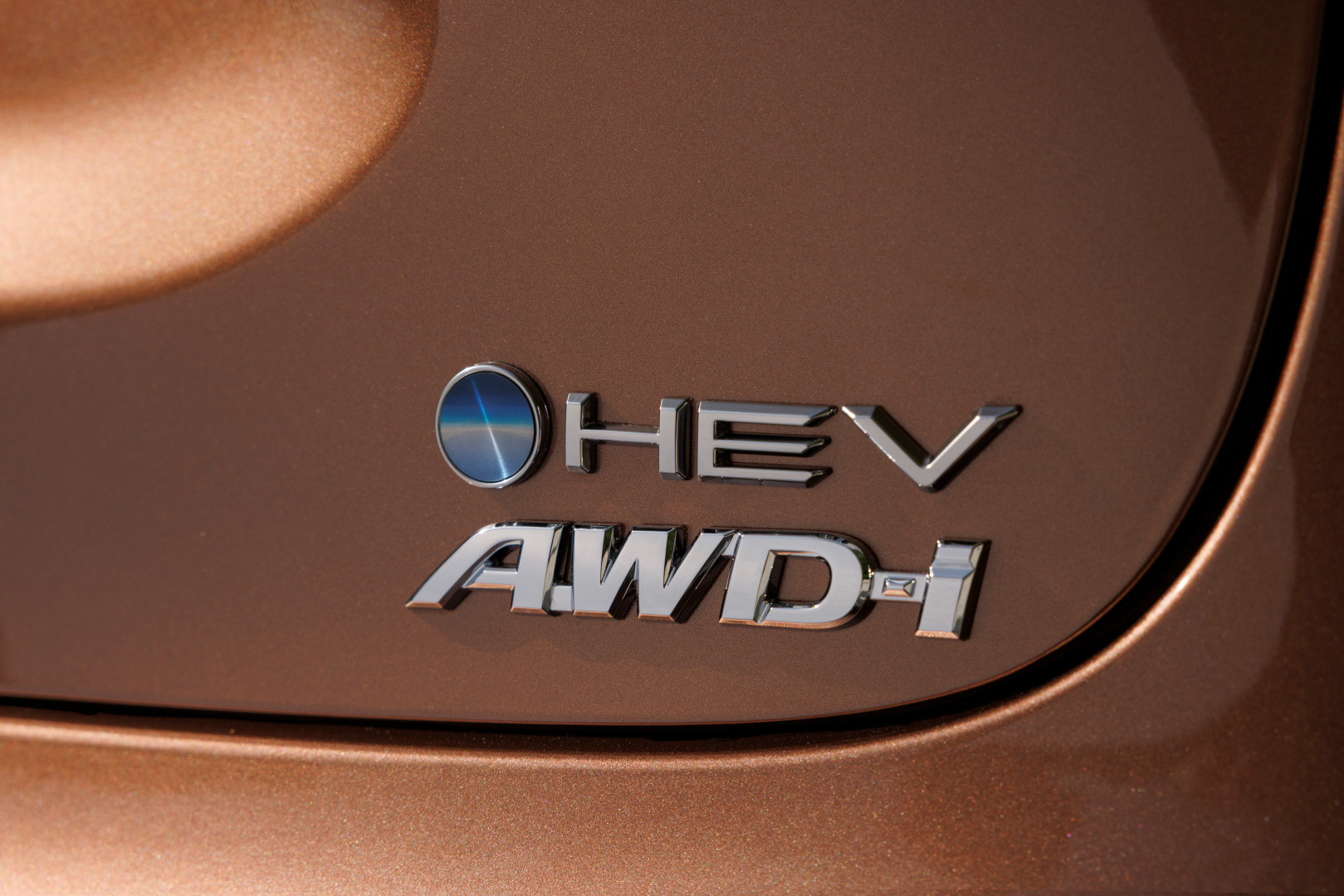 SMALL_yariscross_highgrade_preciousbronze_exterior-07